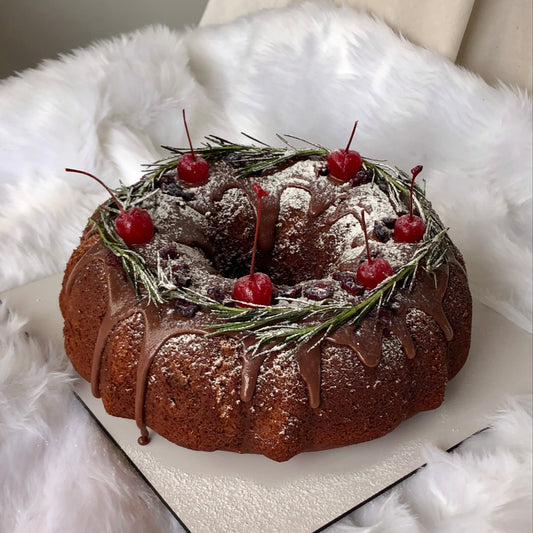 Bundt de chocolate y cerezas